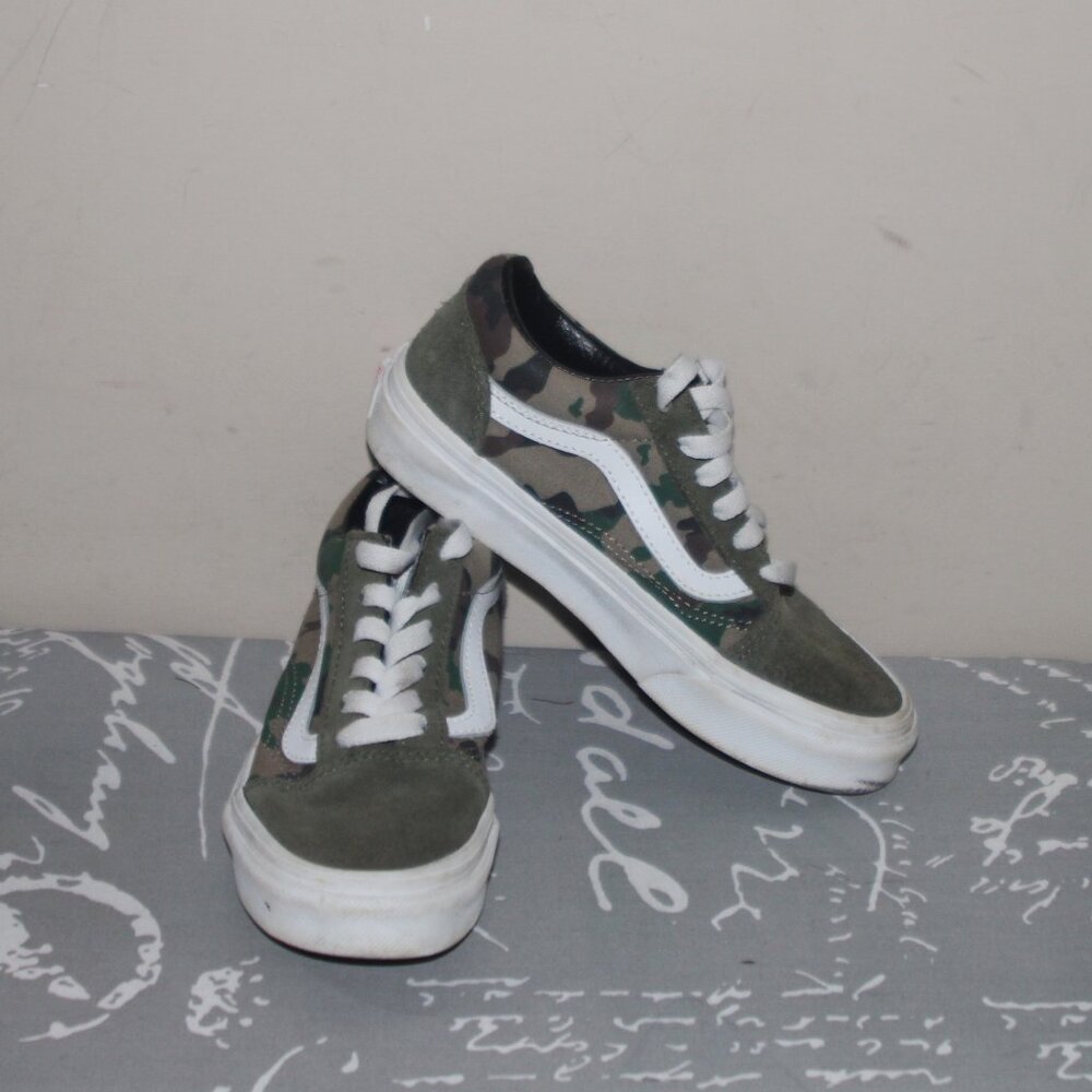 12a. VGC KIDS VANS - CAMMO - SIZE 13 1/2
